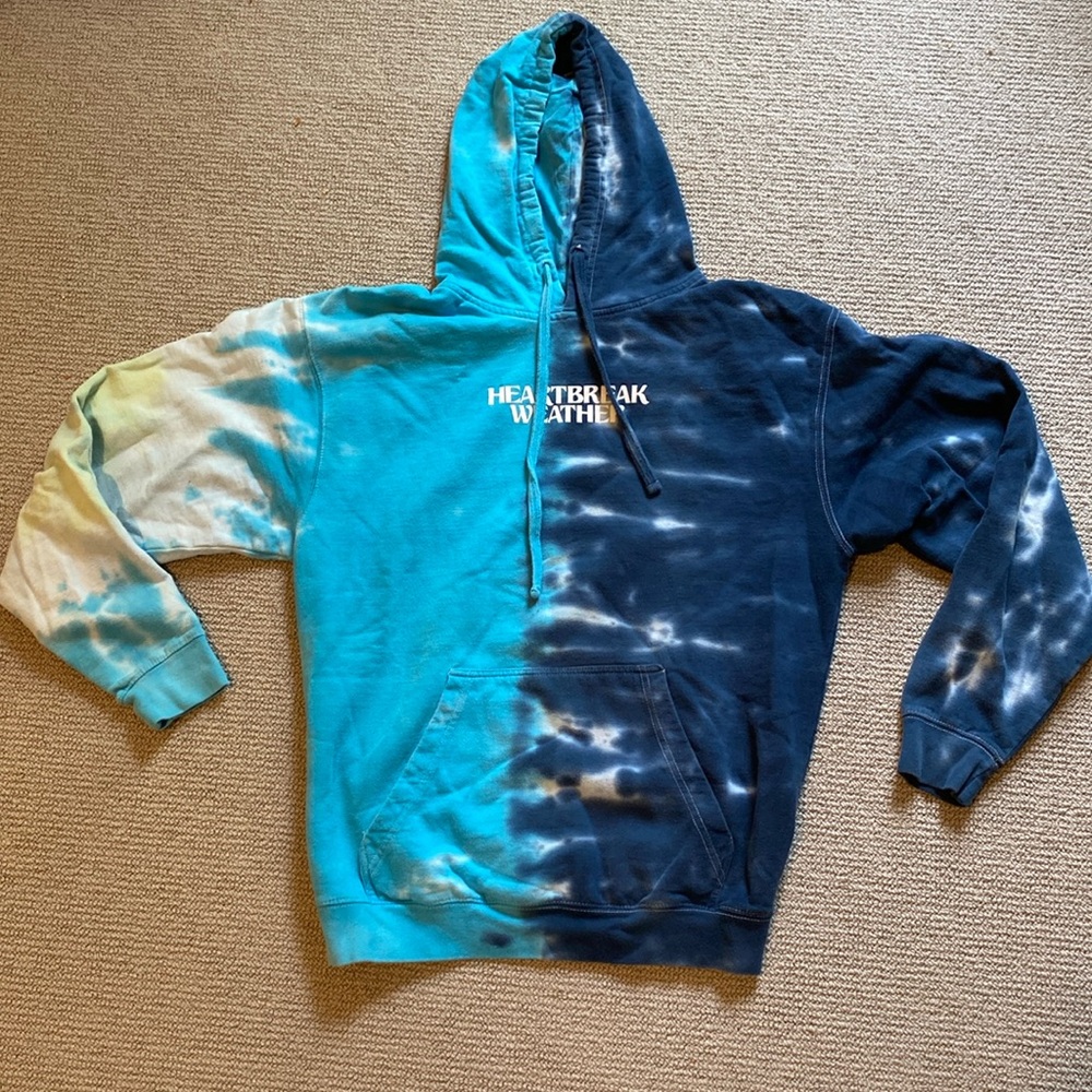Niall Horan heartbreak weather tie dye sweatshirt